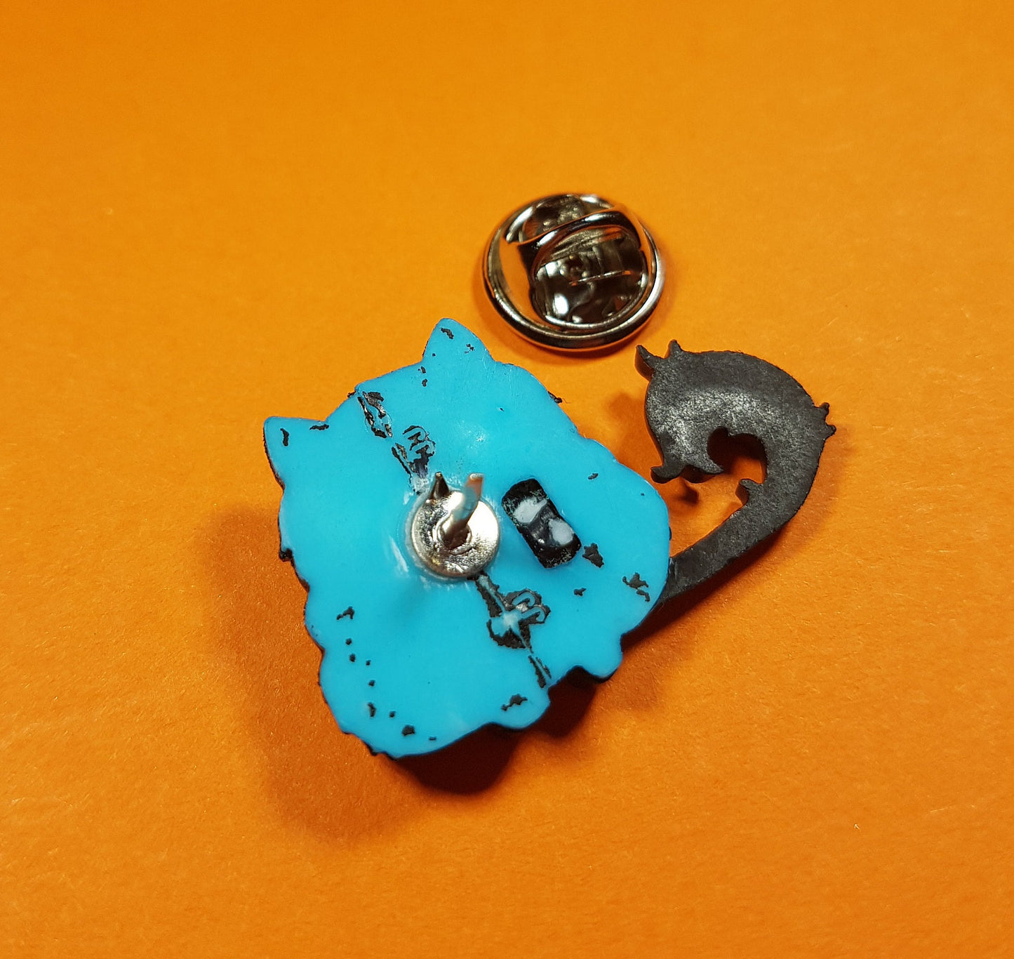 Black Cat Pins. Spooky Pin. Cat Lover Gift. Halloween Jewellery. Halloween Pin. Halloween Costume. Witches Cat. Cat Jewelry, Cat Brooch.