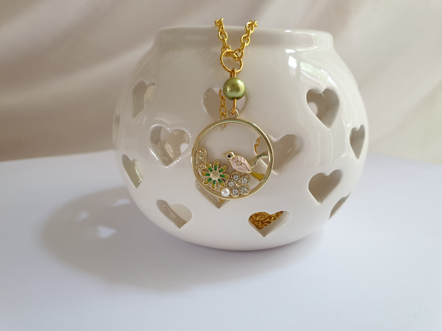 Gold Tone Bird and Flowers Circle Pendant Necklace. Bird Jewellery, Bird Jewelry