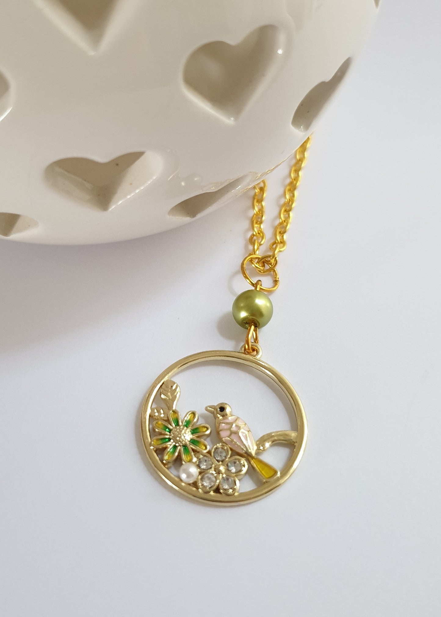 Gold Tone Bird and Flowers Circle Pendant Necklace. Bird Jewellery, Bird Jewelry