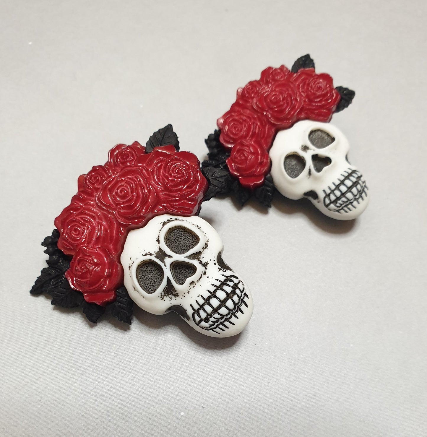 Day of the Dead Skull Badge.  Halloween Jewellery. Goth Brooch