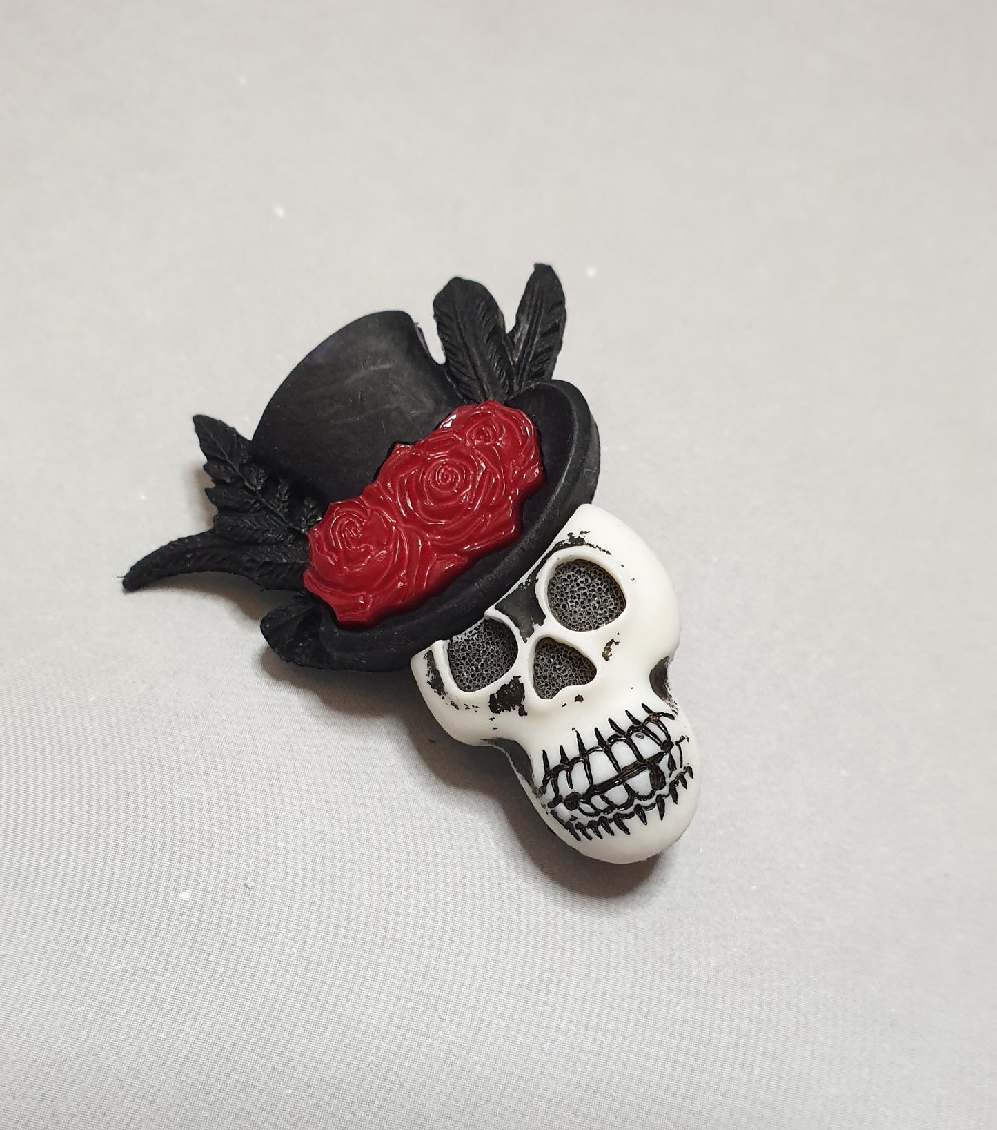 Day of the Dead Skull Badge.  Halloween Jewellery. Goth Brooch