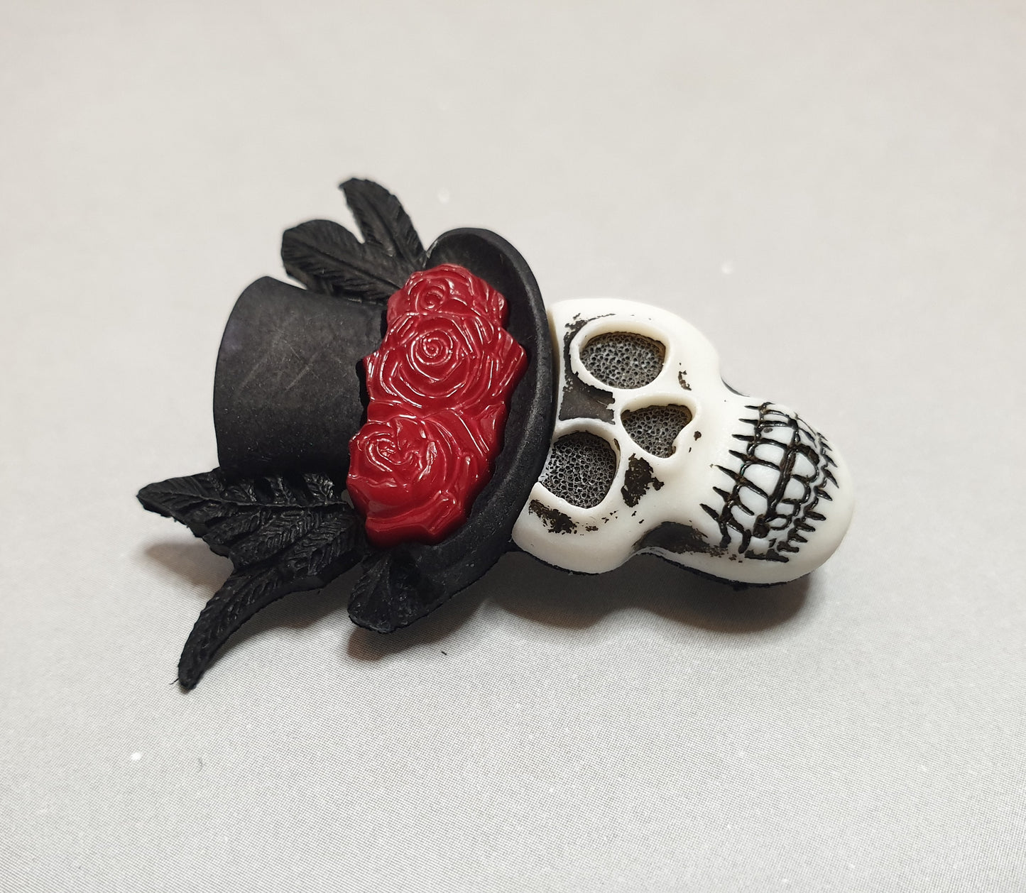 Day of the Dead Skull Badge.  Halloween Jewellery. Goth Brooch