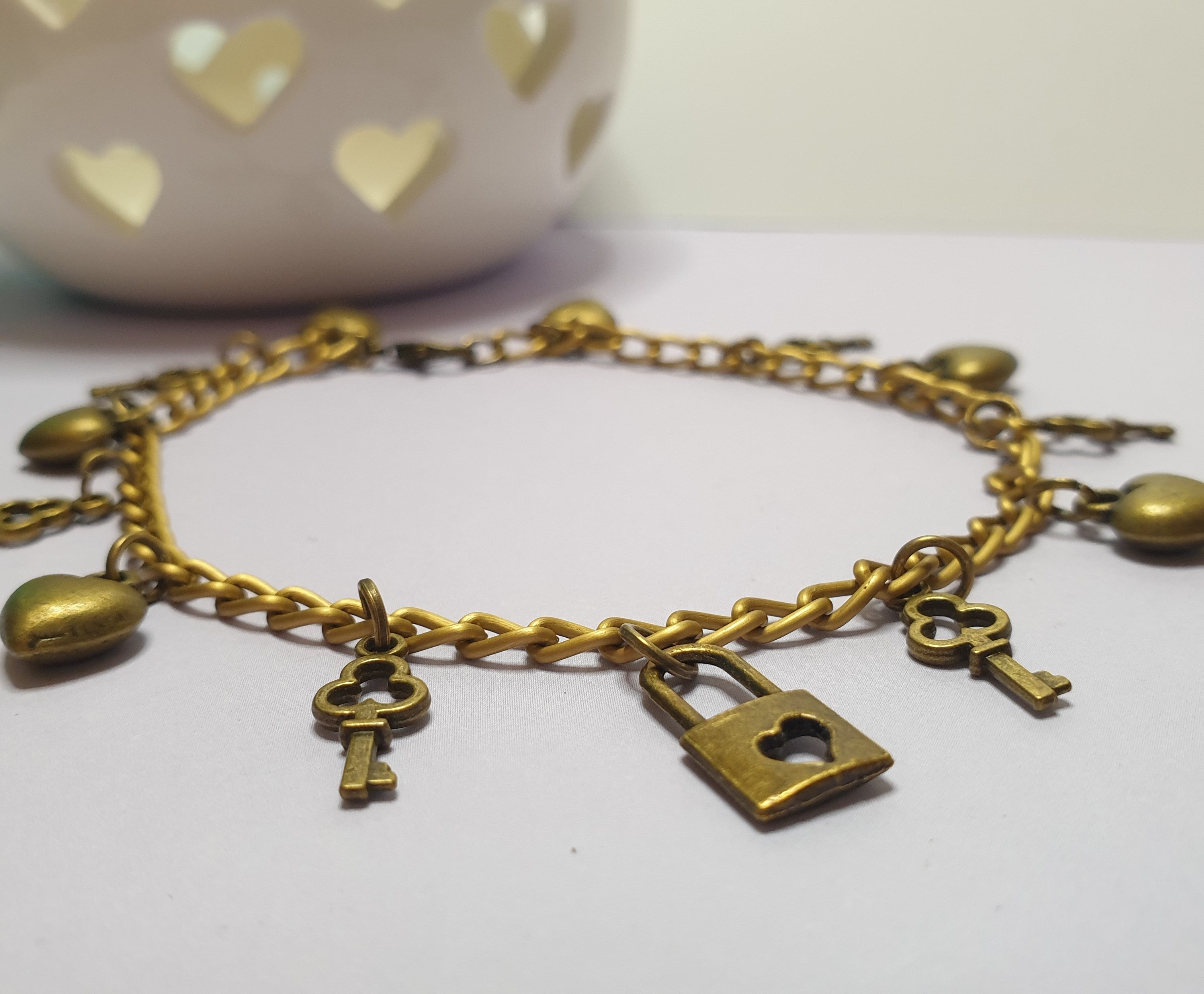 Bracelet open clearance with key