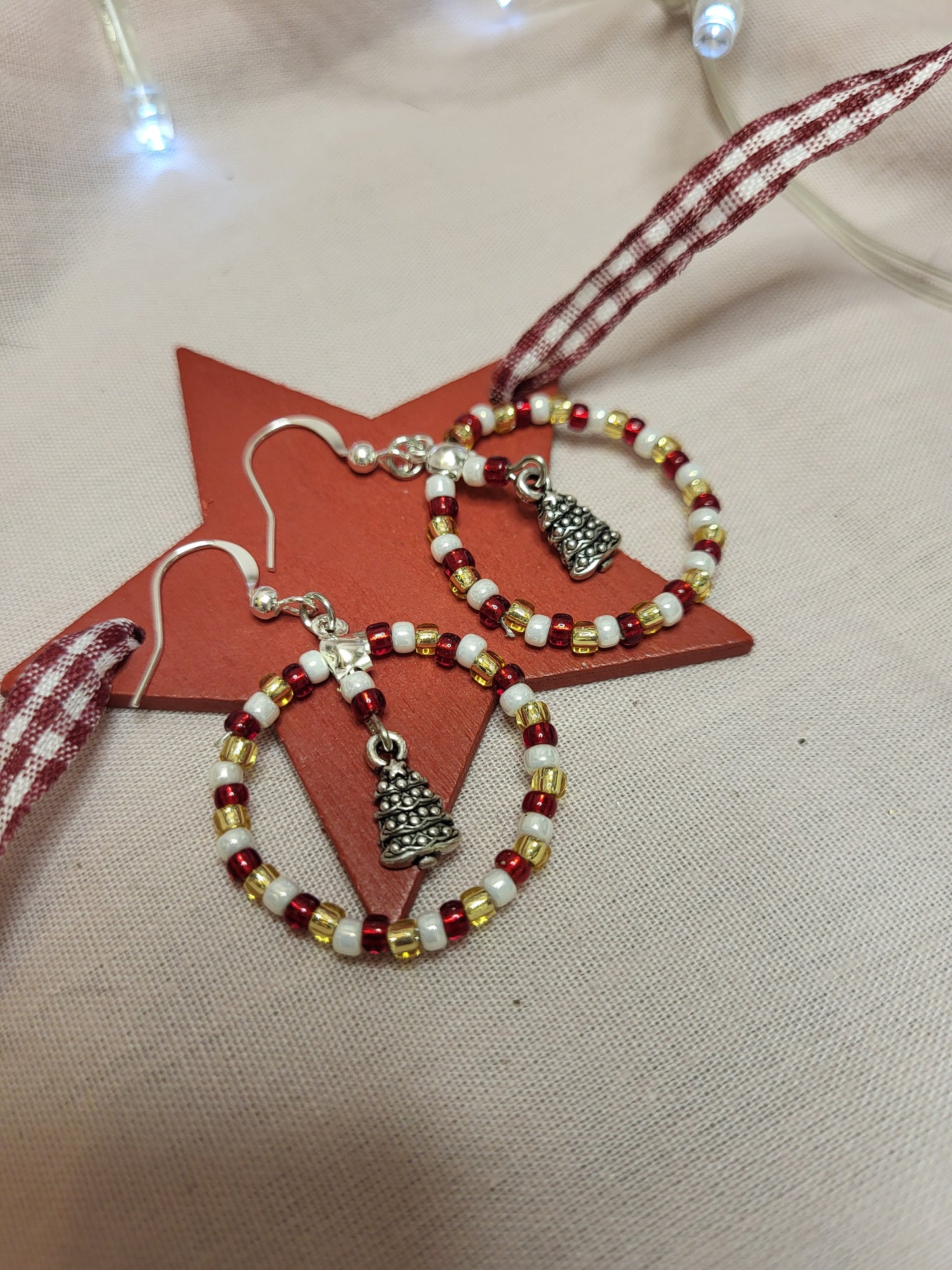 Red,White and Gold Christmas Tree Beaded Ring Earrings. Clip On or Nickel Free Wires. Christmas Lover. Beaded Jewellery