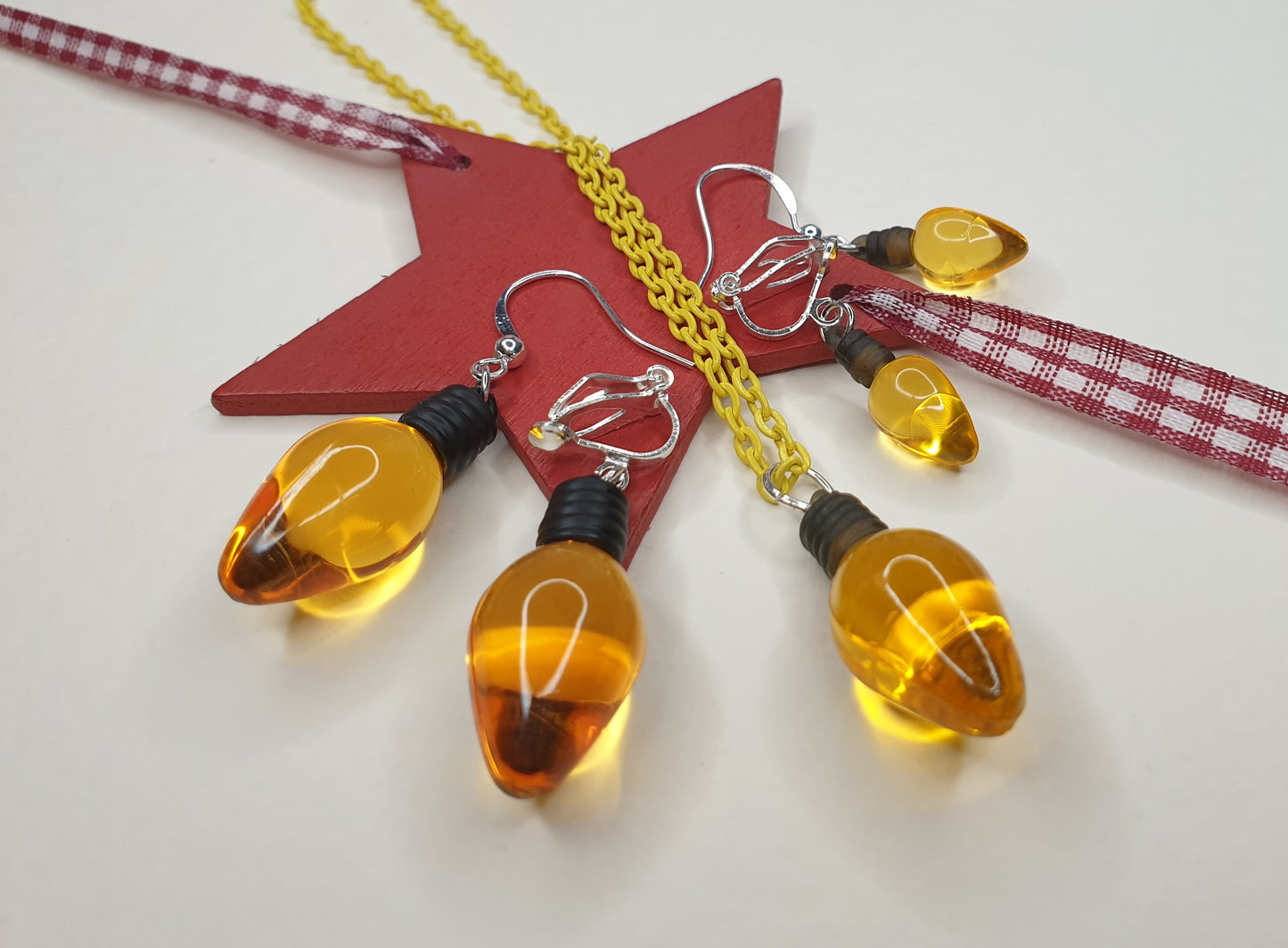 Christmas Lights Necklace. Christmas Necklace. Fairy Lights Necklace. Christmas Jewellery. Fun Christmas Necklace. Quirky Necklace.