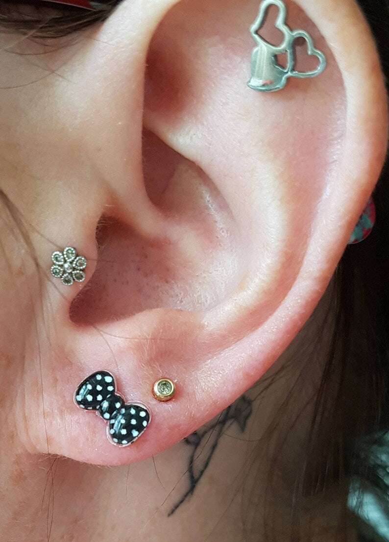 Does anyone have recommendations for shops with nickel free earrings? I  have a bad allergy to nickel. Also, would a helix look nice on this ear? :  r/piercing