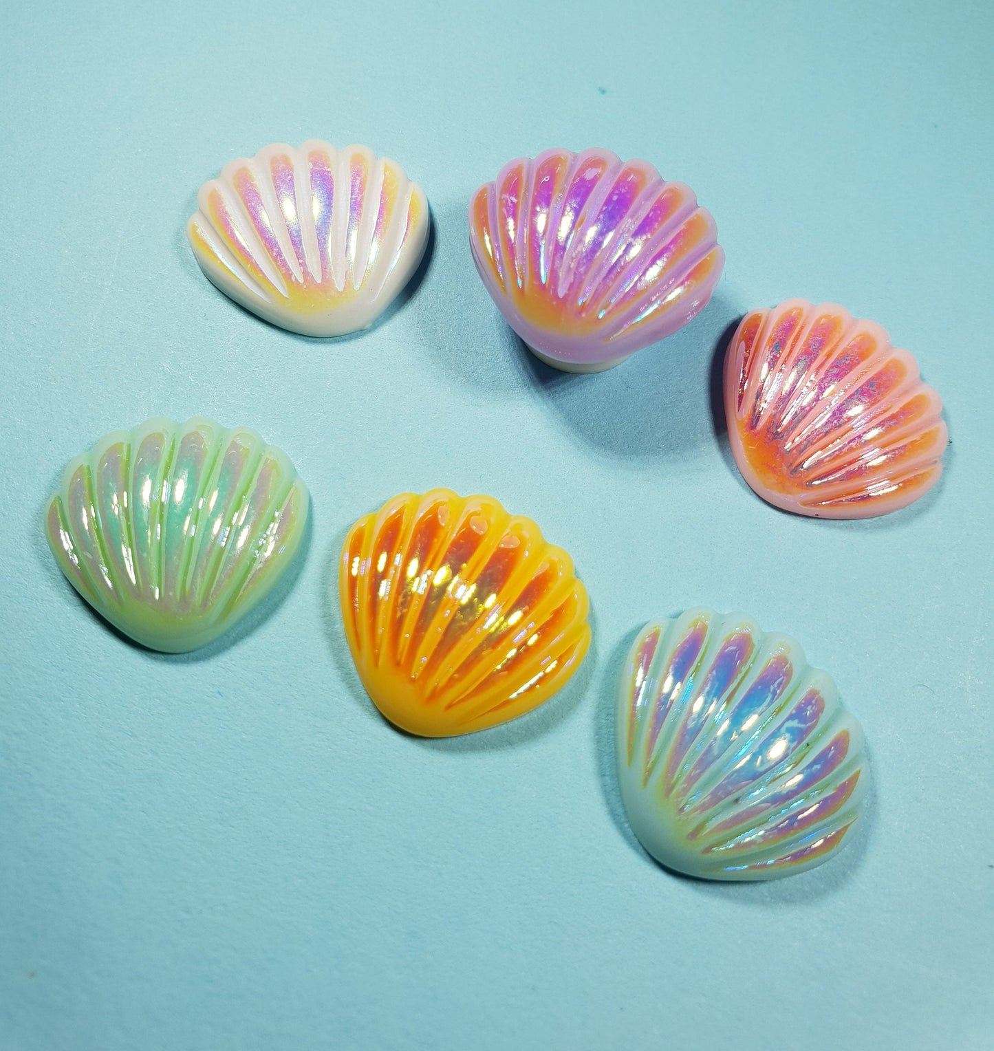 Sea Shell Lapel Pin with Iridescent Shine. Mermaid, Clam Shell, Pink, Purple, White, Yellow, Green, Blue, Gift, Pin Badge, Hat Pin, Bag Pin